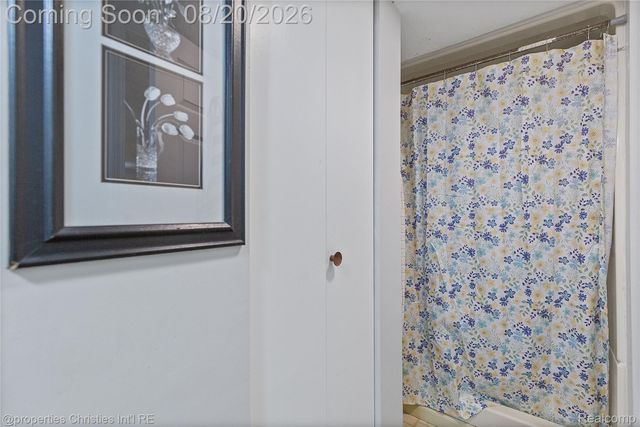 8823 Royce Drive, Sterling Heights, MI 48313