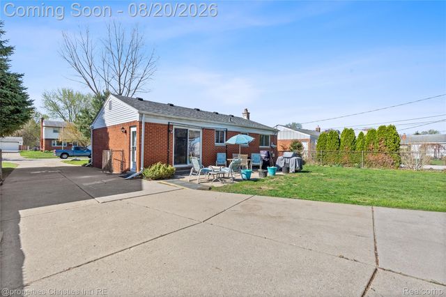 8823 Royce Drive, Sterling Heights, MI 48313