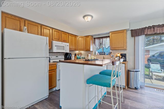 8823 Royce Drive, Sterling Heights, MI 48313