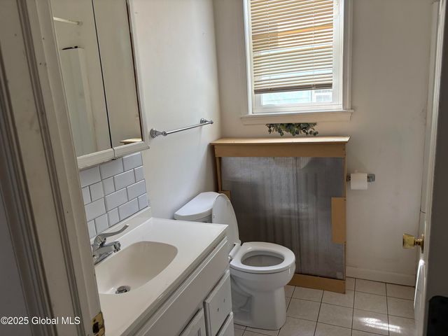 17 Lawnridge Avenue 17 & 19, Albany, NY 12208