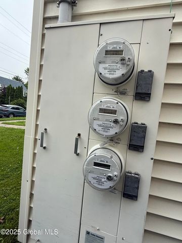 17 Lawnridge Avenue 17 & 19, Albany, NY 12208