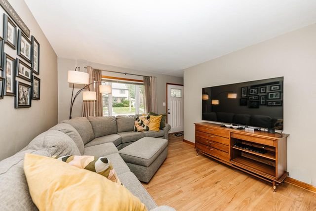1332 S 94th STREET, West Allis, WI 53214