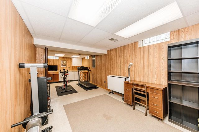 1332 S 94th STREET, West Allis, WI 53214