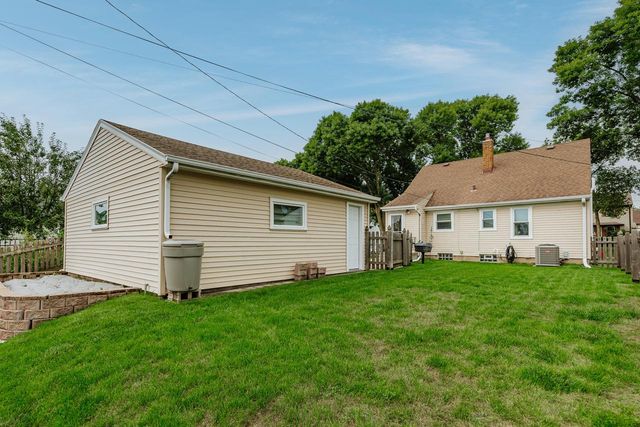 1332 S 94th STREET, West Allis, WI 53214