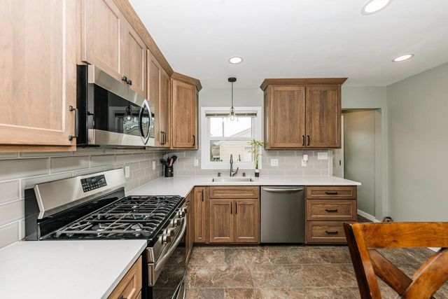 1332 S 94th STREET, West Allis, WI 53214
