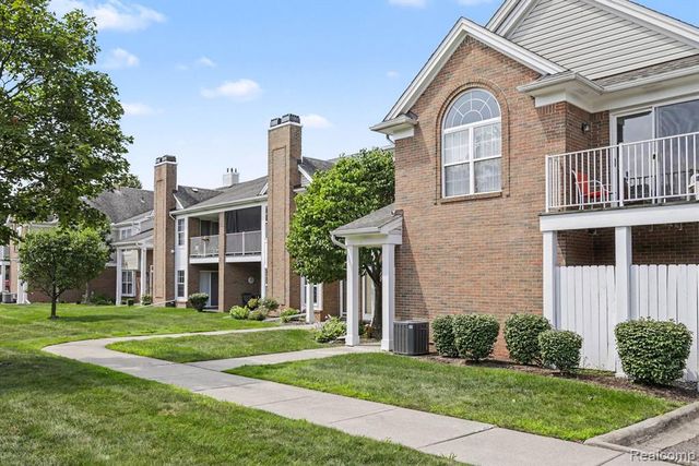 46246 Baldwin Drive 45, Macomb, MI 48044