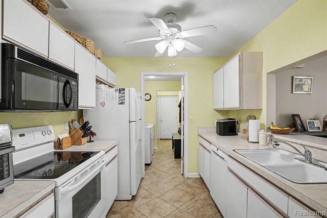 46246 Baldwin Drive 45, Macomb, MI 48044