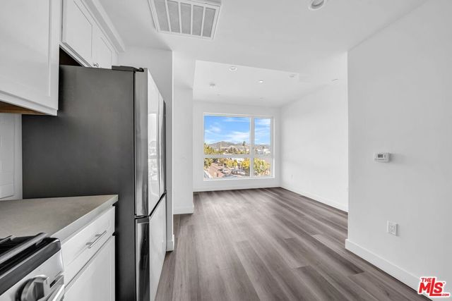 667 N Wilton Place 201, Los Angeles, CA 90004