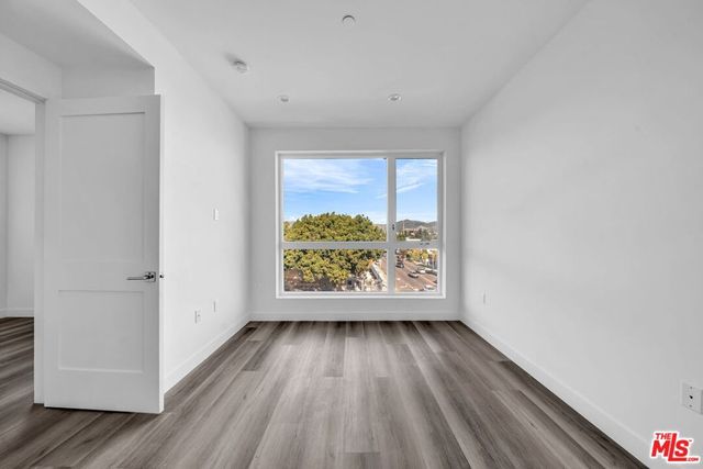 667 N Wilton Place 201, Los Angeles, CA 90004