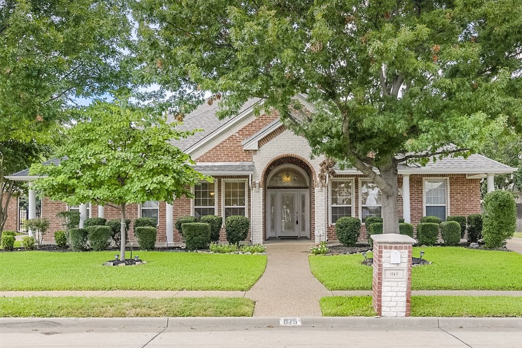 815 Amherst Drive, Waxahachie, TX 75165