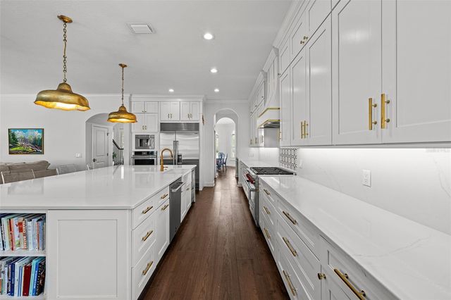 11 FORMOSA AVENUE, Tampa, FL 33606