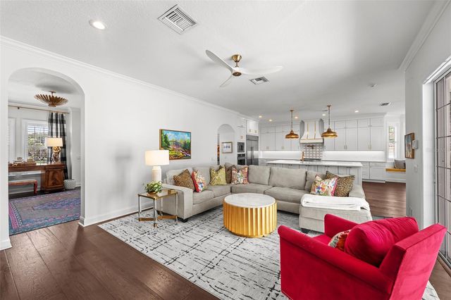 11 FORMOSA AVENUE, Tampa, FL 33606