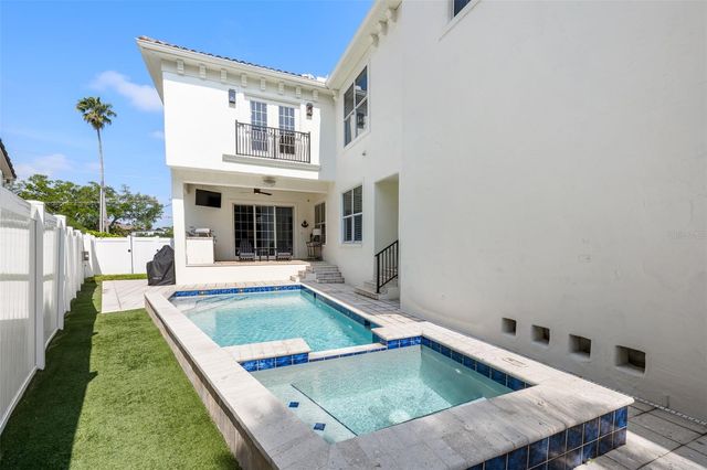 11 FORMOSA AVENUE, Tampa, FL 33606