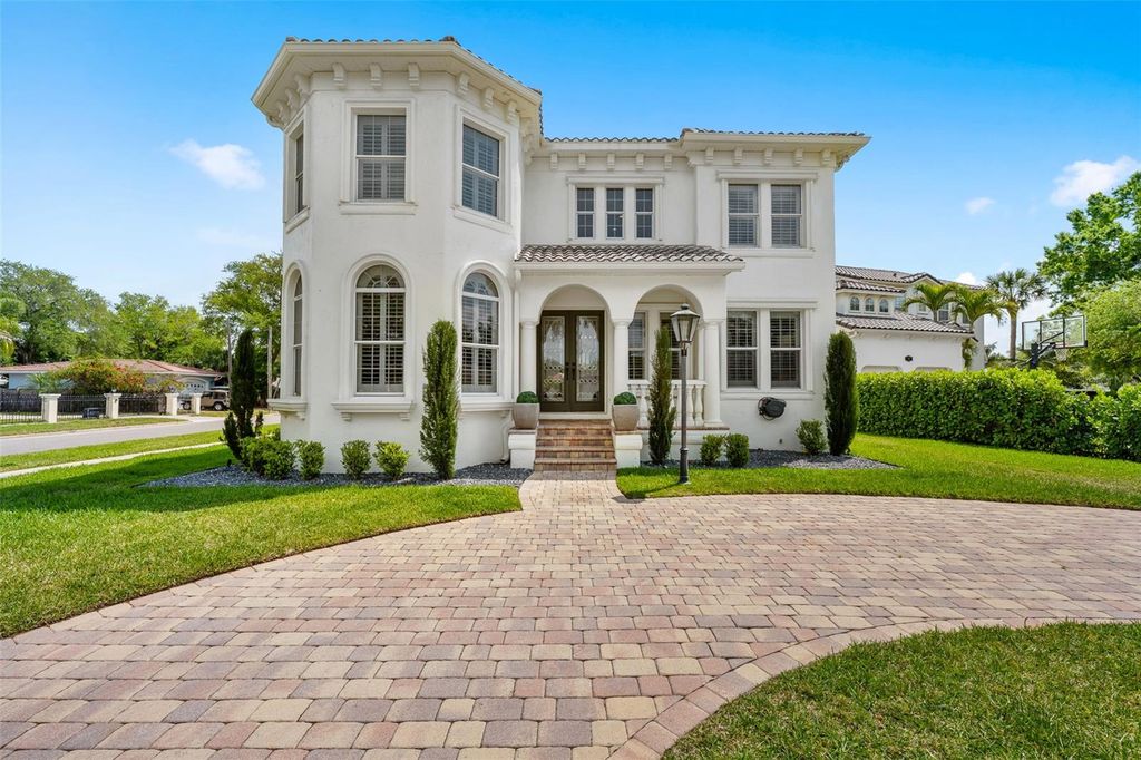 11 FORMOSA AVENUE, Tampa, FL 33606