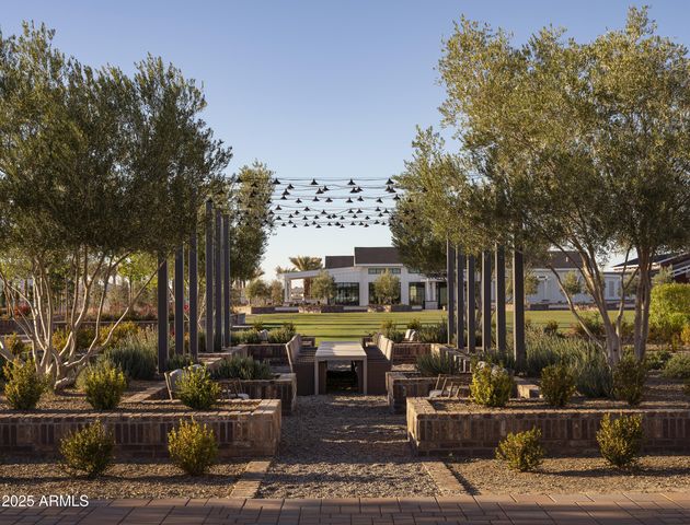 17767 W CRAWFORDSVILLE Drive, Surprise, AZ 85388
