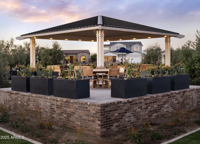 17767 W CRAWFORDSVILLE Drive, Surprise, AZ 85388