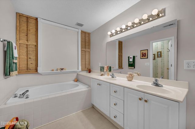 4103 Breezewood Drive Apt 101, Wilmington, NC 28412