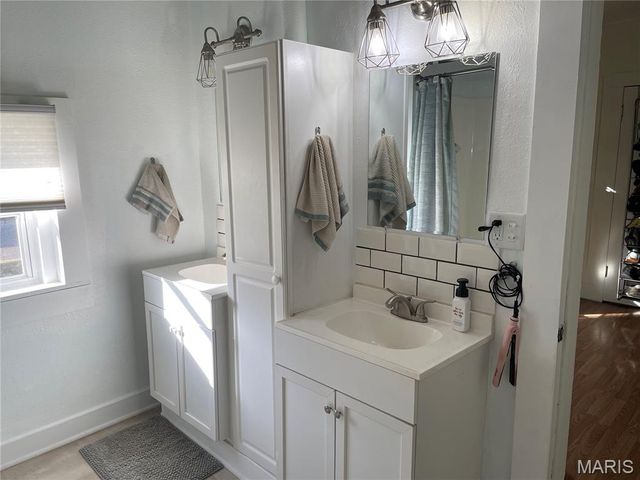 700 N Hickory Street, Salem, MO 65560