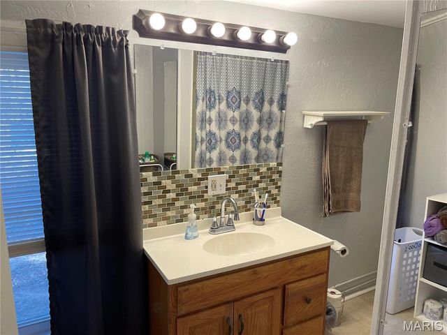 700 N Hickory Street, Salem, MO 65560