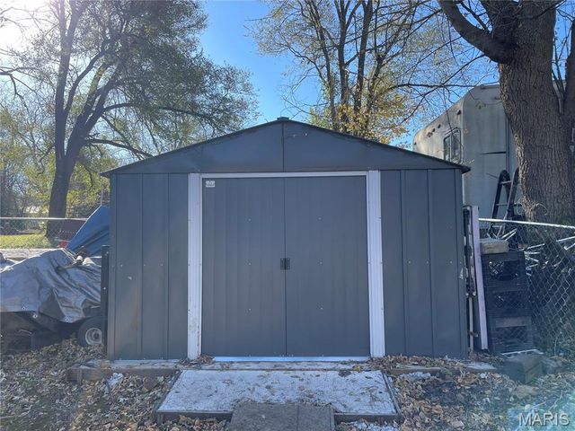 700 N Hickory Street, Salem, MO 65560