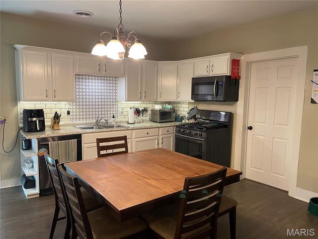 700 N Hickory Street, Salem, MO 65560