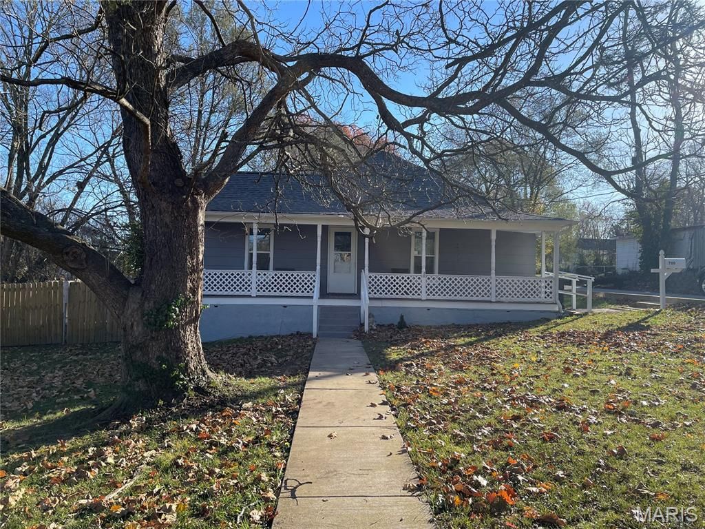 700 N Hickory Street, Salem, MO 65560