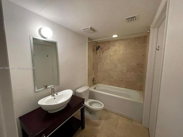 350 S Miami Ave 2807, Miami, FL 33130