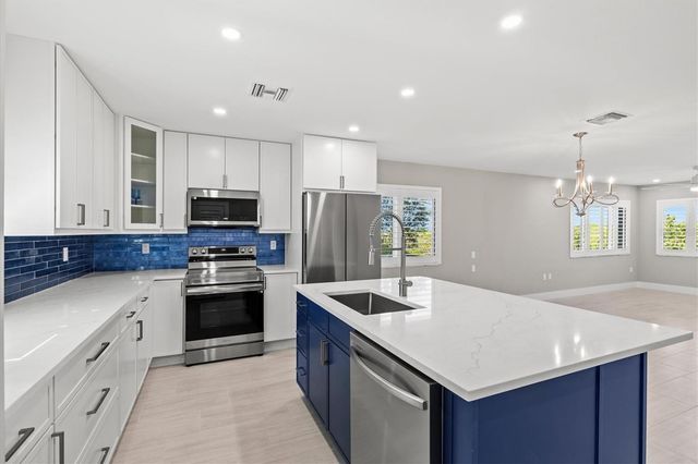 1200 TARPON CENTER DRIVE 1, Venice, FL 34285