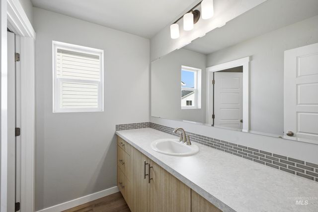 5501 S Edgecomb Way, Nampa, ID 83686