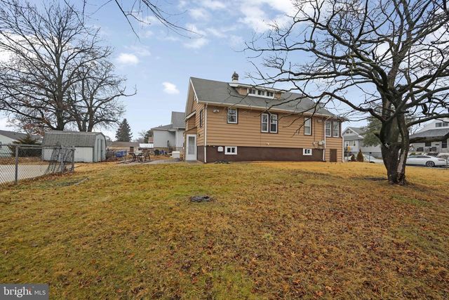 51 LINCOLN AVE, Mount Ephraim, NJ 08059