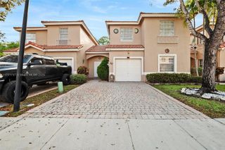 518 NW 130th Way, Pembroke Pines, FL 33028