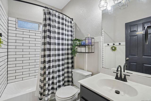 2936 Redtip Dr, Schertz, TX 78108