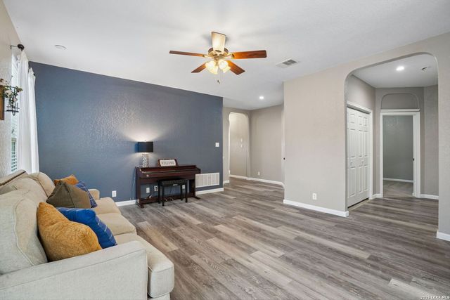 2936 Redtip Dr, Schertz, TX 78108