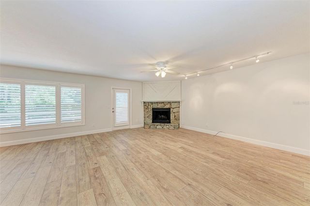 2927 W GANDY BOULEVARD, Tampa, FL 33611