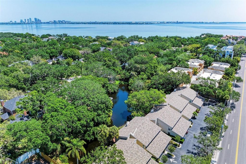 2927 W GANDY BOULEVARD, Tampa, FL 33611