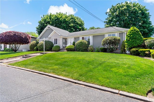 26 Carriage Way, North Providence, RI 02904