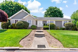 26 Carriage Way, North Providence, RI 02904