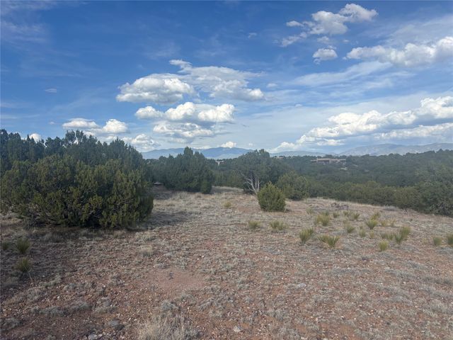 47 Camino del Cielo E, Santa Fe, NM 87506