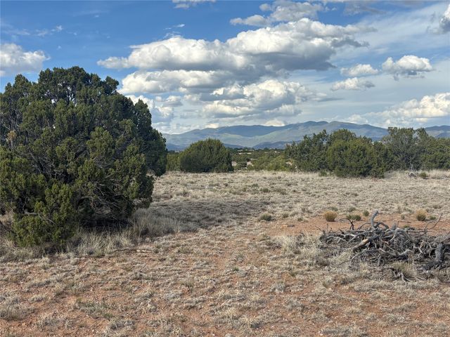 47 Camino del Cielo E, Santa Fe, NM 87506