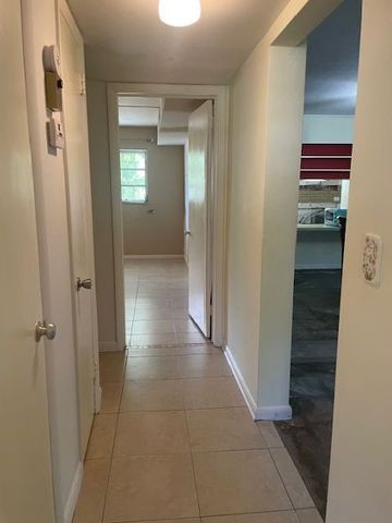 677 Royal Palm Boulevard 25, Vero Beach, FL 32960