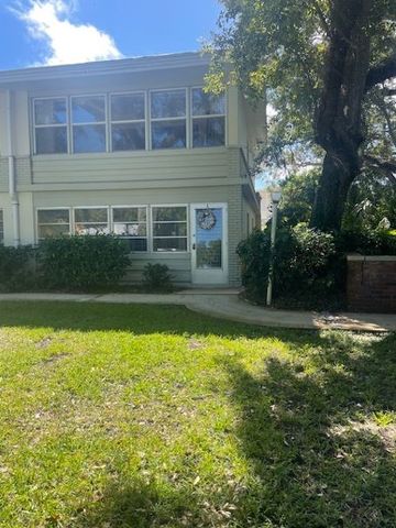 677 Royal Palm Boulevard 25, Vero Beach, FL 32960