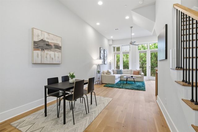 381 E Greenbriar Lane 1002, Dallas, TX 75203