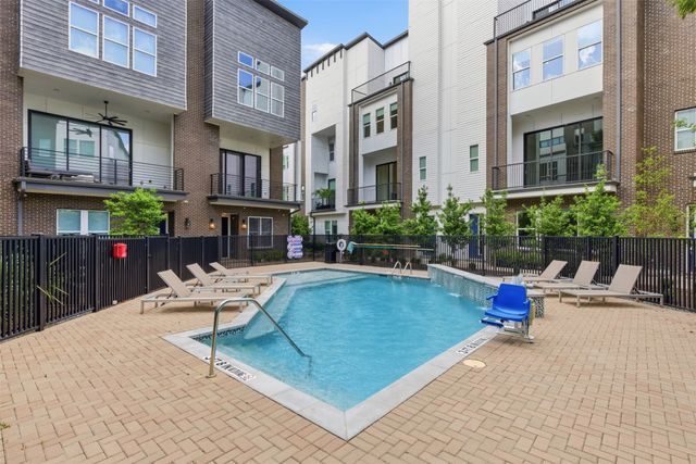 381 E Greenbriar Lane 1002, Dallas, TX 75203