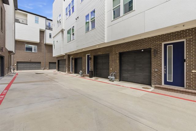 381 E Greenbriar Lane 1002, Dallas, TX 75203