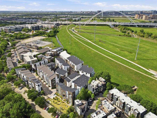 381 E Greenbriar Lane 1002, Dallas, TX 75203