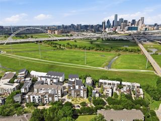381 E Greenbriar Lane 1002, Dallas, TX 75203
