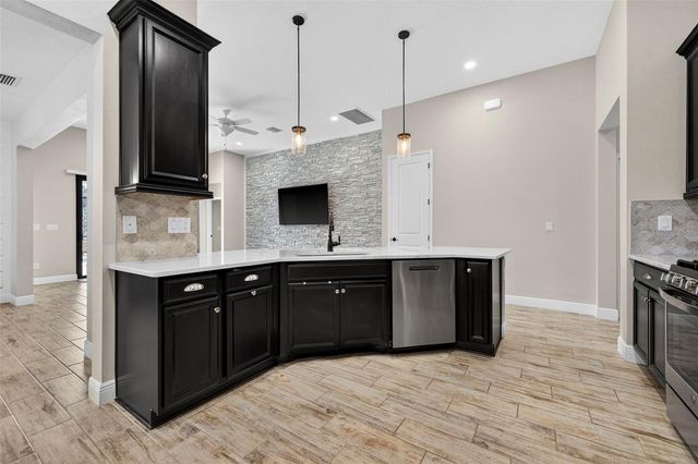 1244 FLORABLU DRIVE, Seffner, FL 33584