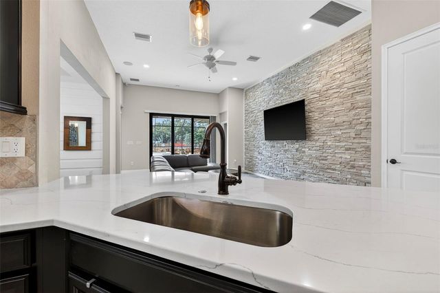 1244 FLORABLU DRIVE, Seffner, FL 33584