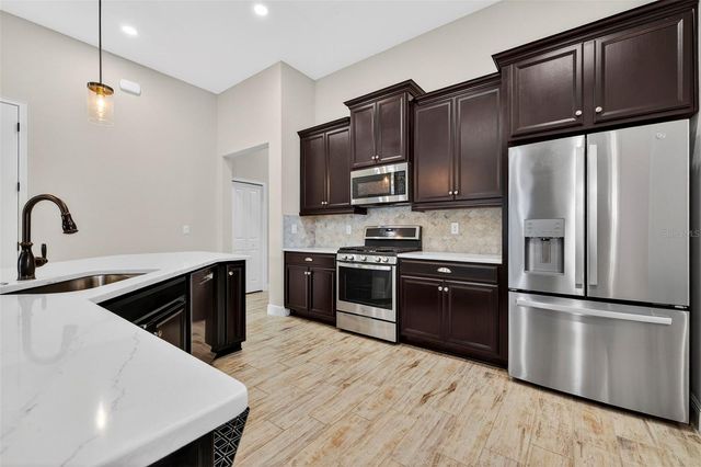 1244 FLORABLU DRIVE, Seffner, FL 33584