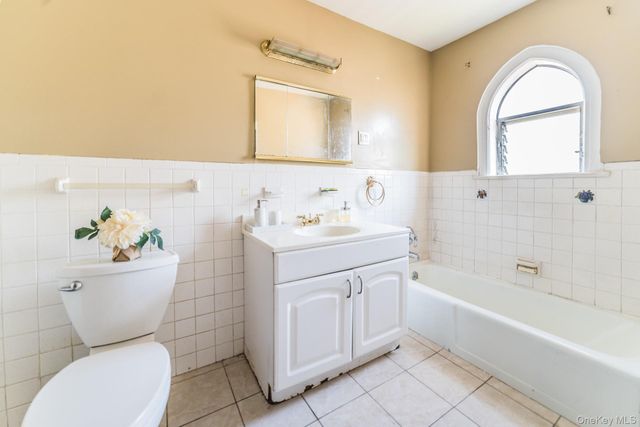 178-38 Leslie Road, Jamaica, NY 11434